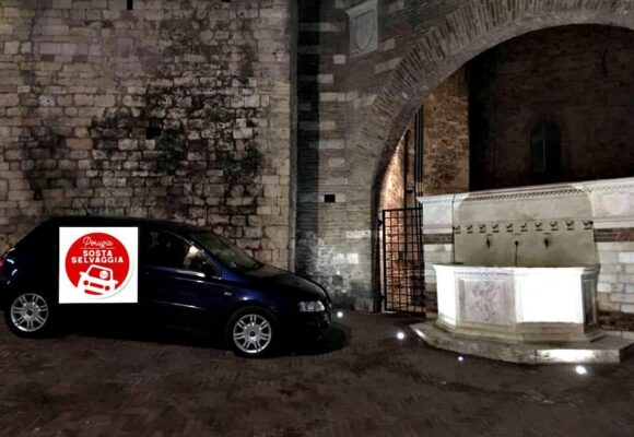 Auto in Sosta Selvaggia in Via Maestà Delle Volte